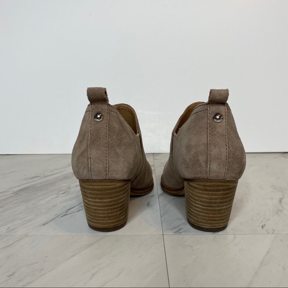 New! Marc Fisher Dalar Perforated Suede Tan Bootie 5M - Picture 3 of 11